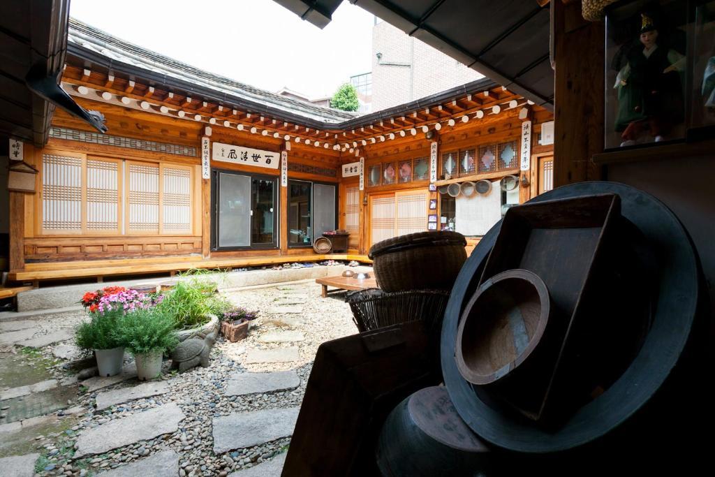 Eugene Hanok Culture Center Dongdaemun Seoul Bagian luar foto