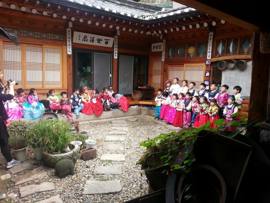 Eugene Hanok Culture Center Dongdaemun Seoul Bagian luar foto